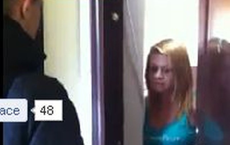 LA AŞA CEVA NU TE-AI FI GÂNDIT VREODATĂ! CUM ŞI-A CERUT UN TÂNĂR DIN CLUJ SCUZE DE LA IUBITA LUI! | VIDEO