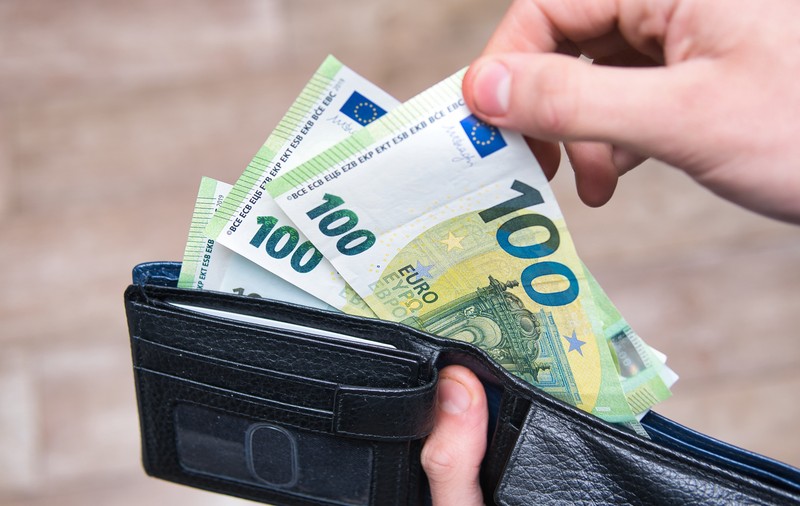 Economia UE evită la limită recesiunea, iar inflația va scădea anul acesta, arată o prognoză de la Bruxelles