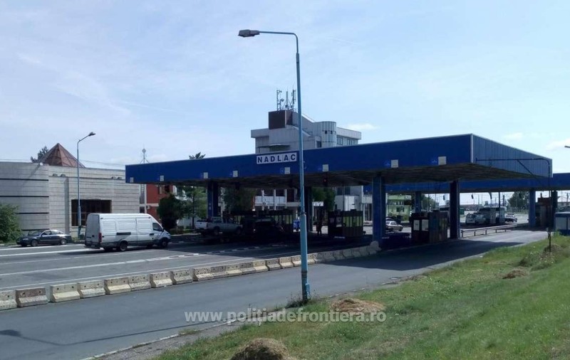 În ultimele 24 de ore, peste 35.000 de persoane au tranzitat frontierele cu Ungaria, țară care își închide granițele de la 1 septembrie