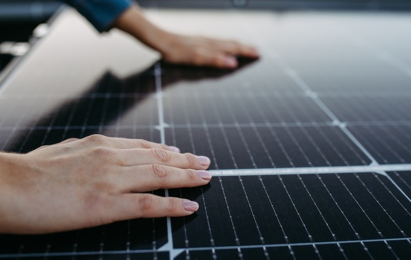 Revoluție Solara in Romania: Creșterea Exploziva a Utilizatorilor de Panouri Fotovoltaice si Sisteme Off-Grid