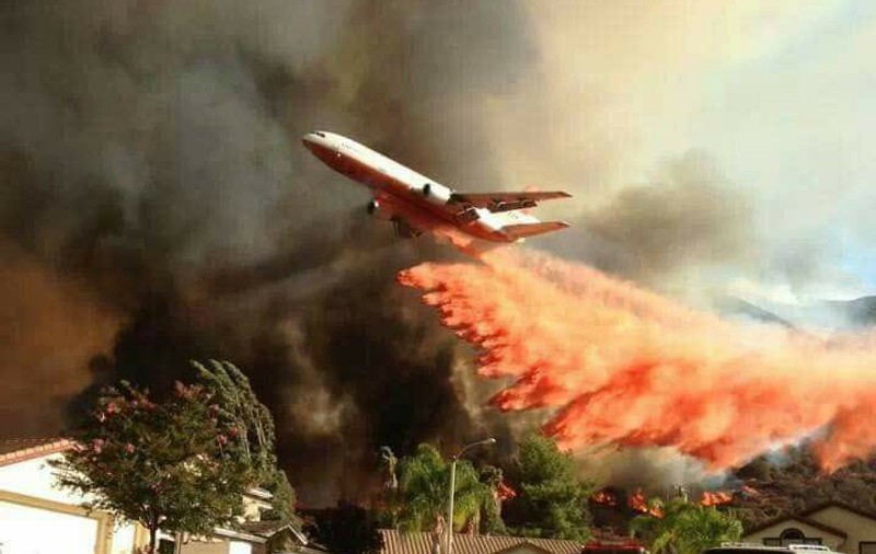 Pagube uriașe, provocate de incendiile din California. Peste 300.000 de oameni au fost evacuați