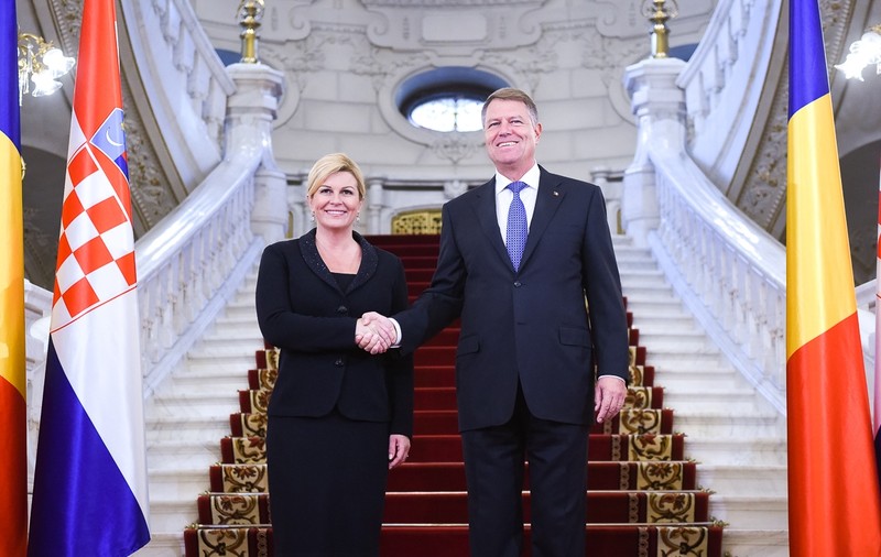 Iohannis: Președintele Croației a venit la noi cu avion de linie, pentru a sublinia importanța unui zbor direct cu Zagrebul