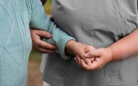 O româncă din Italia riscă închisoarea după ce bătrâna de care avea grijă a fost găsită moartă la 10 luni de la dispariție. Sursă foto: Profimedia.