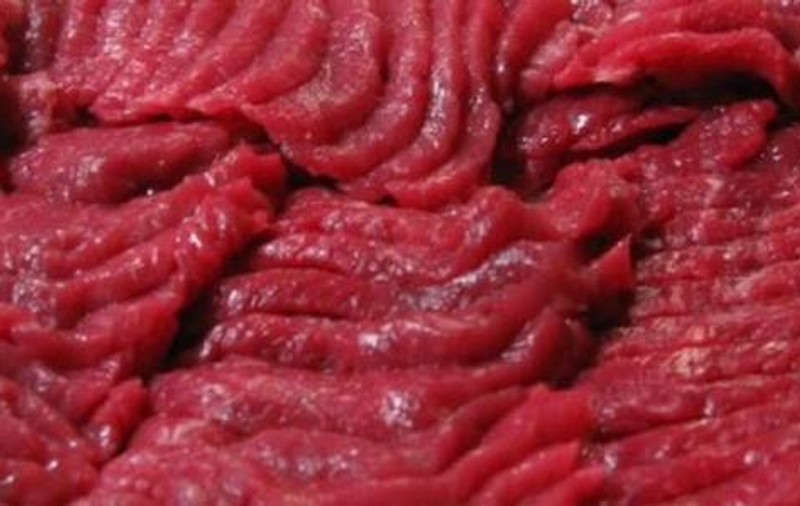 Scandalul cărnii de cal continuă! După chifteluţele suedeze, Ikea îşi retrage de la vânzare şi cârnaţii vienezi