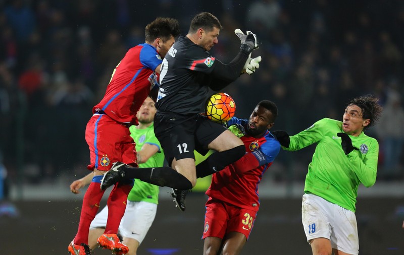 Steaua va începe play-off-ul cu cel mult trei puncte în urma liderului. Campioana va debuta sigur în deplasare, cu Astra, cu Dinamo sau cu Viitorul. Se știu deja cele cinci echipe care merg în Europa. Toate calculele