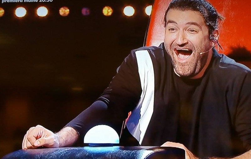 Smiley, făcut de râs de o concurentă la Vocea României. Artistul a pățit rușinea