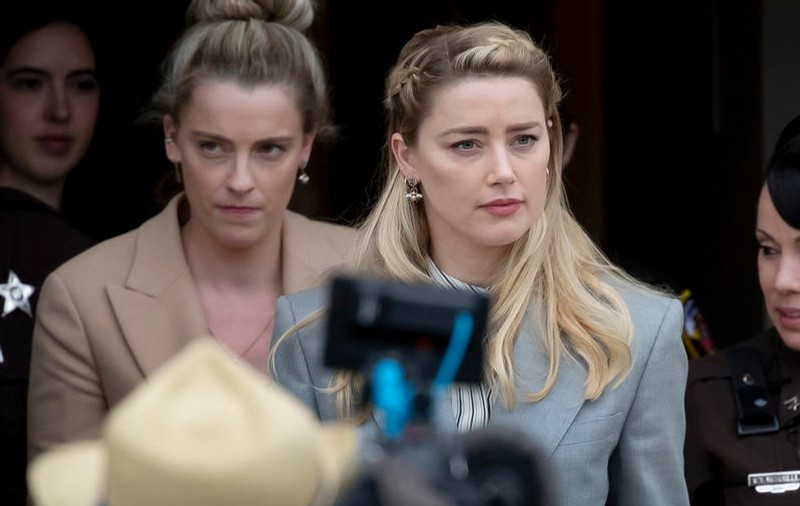 Sora lui Amber Heard rupe tăcerea după ce actrița a pierdut procesul cu Johnny Depp: „Cărțile erau așezate împotriva noastră”