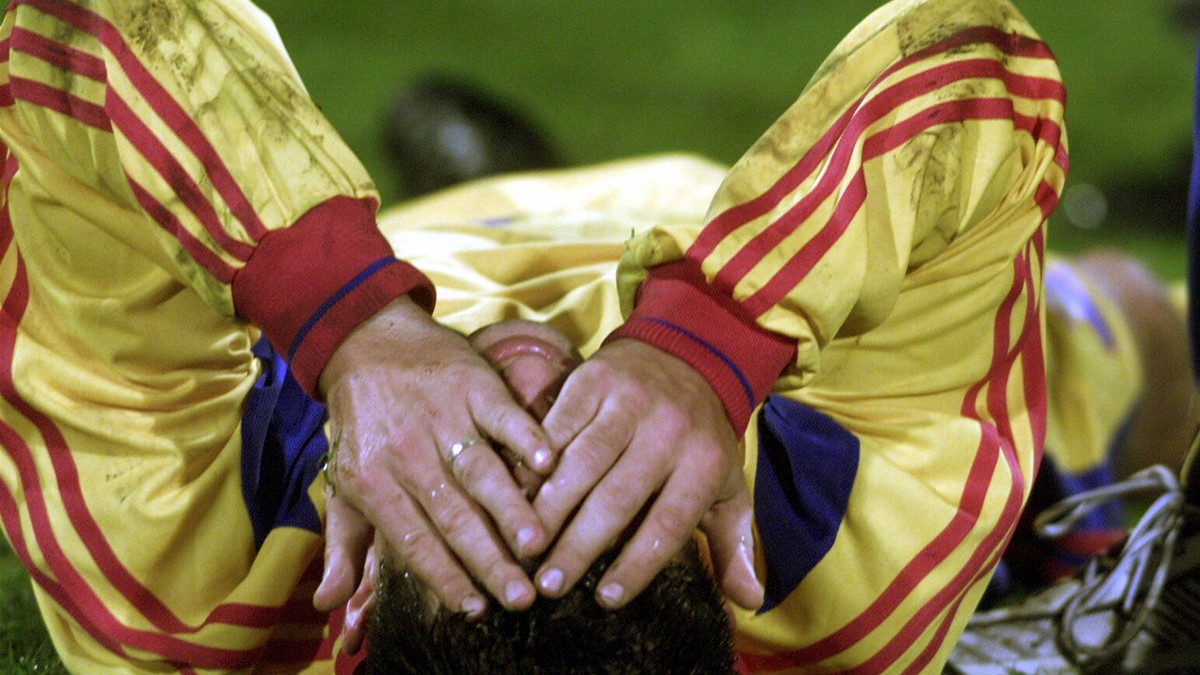 Cosmin Contra s-a prăbușit pe gazon, în lacrimi, după ratarea calificării la Mondialul din 2002