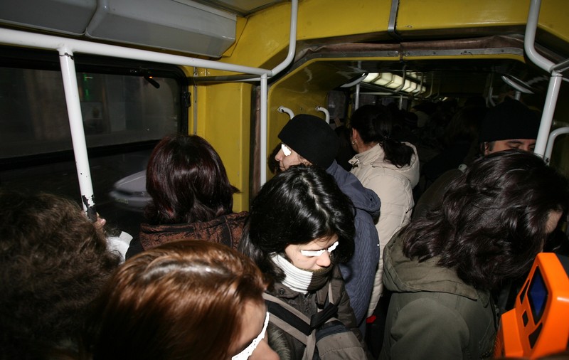 Femeie gravidă în șapte luni, tâlhărită în tramvai