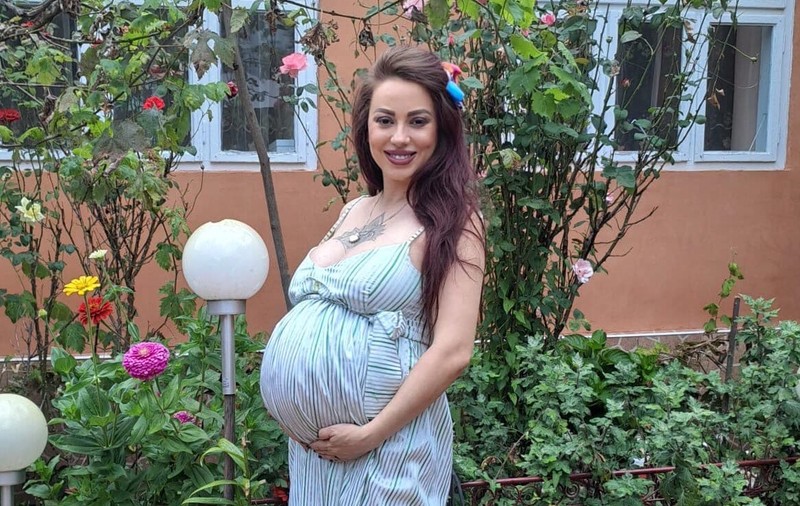 Larisa Drăgulescu a născut un băiețel perfect sănătos. A arătat prima poză cu bebelușul: „Bine ai venit pe lume, puiul nostru!”