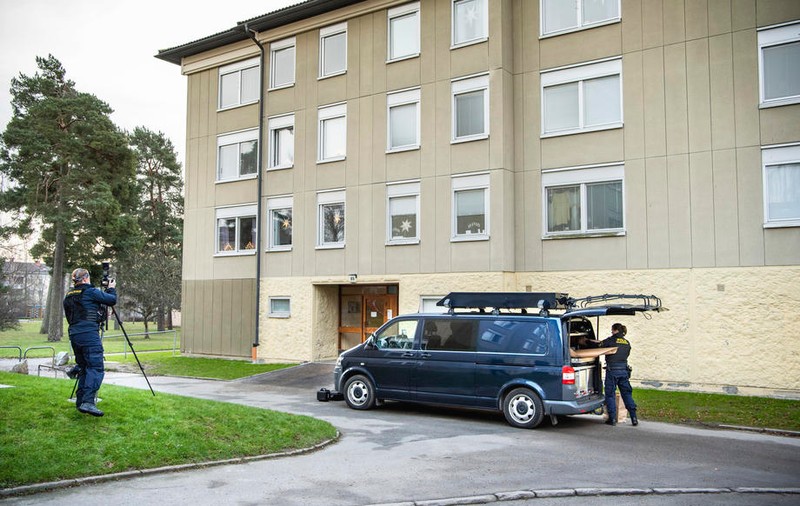 O mamă și-a ținut fiul doar în casă 28 de ani. Avea numai o cutie cu macrou lângă el când a fost salvat