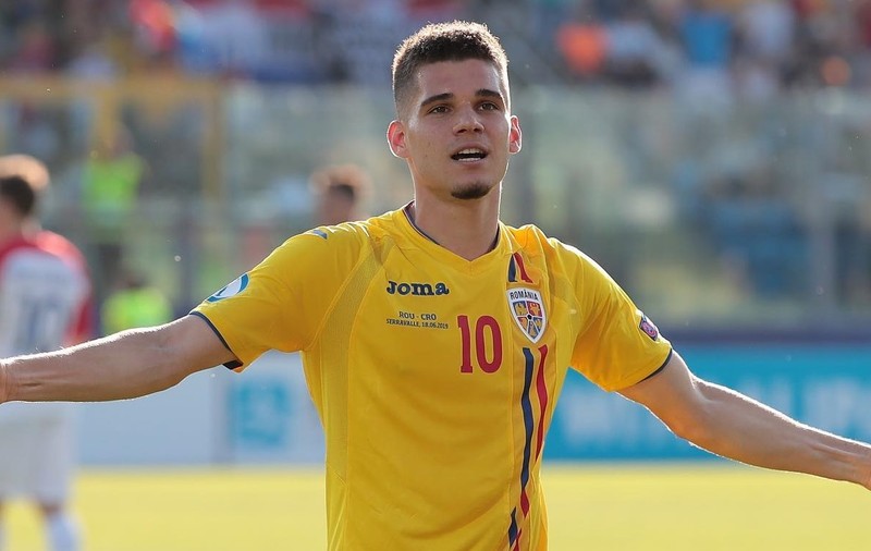Cine e și cum arată iubita lui Ianis Hagi. Fotbalistul de 22 de ani are o relație la distanță