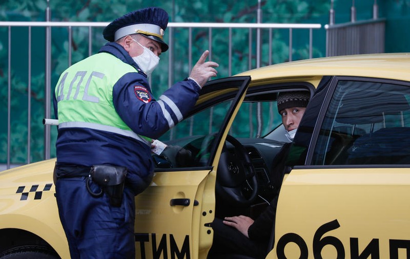 Rusia vrea să oblige firmele de taxi să transfere datele despre cursele de călători către serviciul de securitate