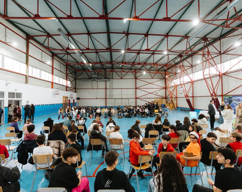 Fundația Tinmar - „Educație pentru viitor”: 413 burse pentru elevii din sectorul 3, București