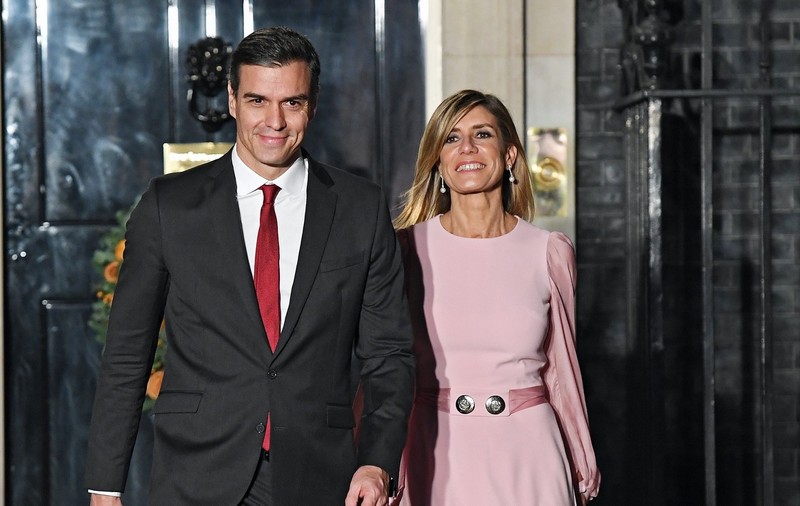 Soția premierului Spaniei are coronavirus. Cum se simt ea şi Pedro Sanchez