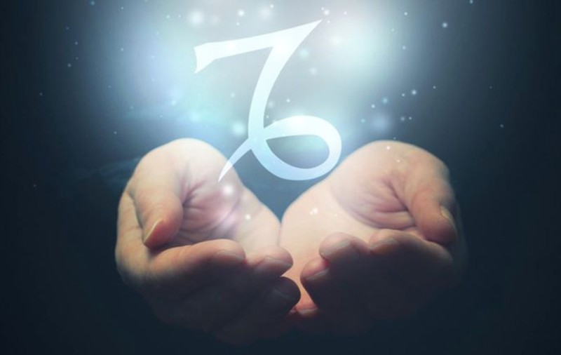 10 lucruri care ne plac la nativii zodiei Capricorn