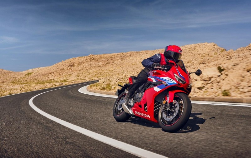 Honda și inovația pe două roți: E-Clutch și DCT – două soluții inteligente pentru viitorul mobilității