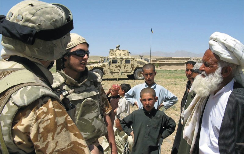 Militarii români din Afganistan, «expuşi» în metroul din Washington