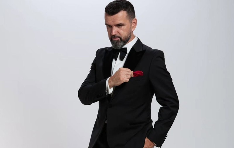 Vlad Miriță prezintă Festivalul Mamaia 2026 alături de Anca Țurcașiu. Tenorul revine după 24 de ani de la debut