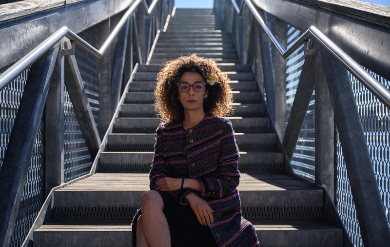 Cine e iranianca Masih Alinejad: trei încercări de asasinat și „mai urmărită de oameni pe internet decât toți liderii Iranului”