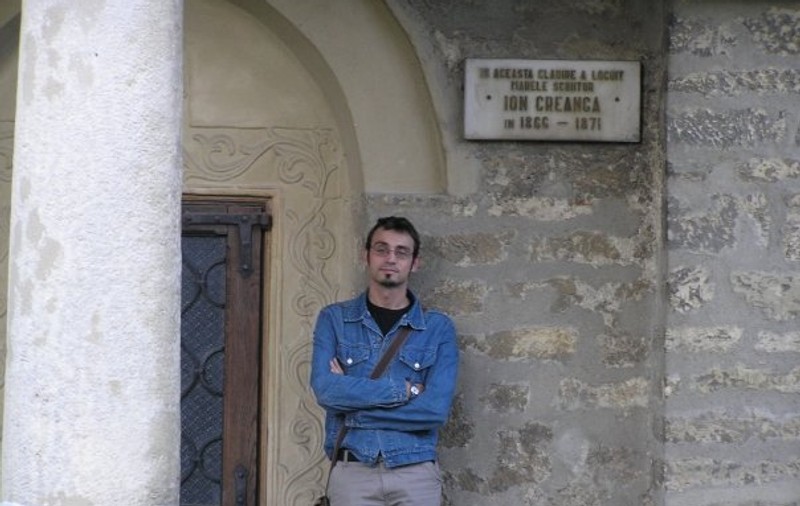 Profesorul italian care îi învață pe români limba română: “Italiana este ca o soră, româna este ca o soție de care trebuie să ai grijă”