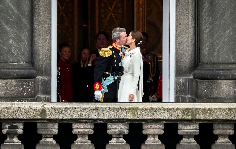 Eveniment istoric în Danemarca: Frederik al X-lea este noul rege al țării, după abdicarea mamei sale. Imagini de la ceremonie
