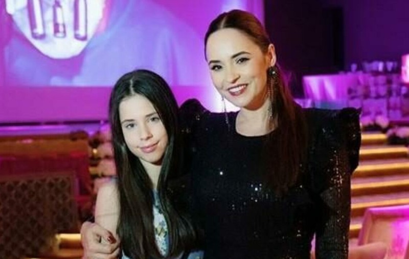 Ce relație are, de fapt, Andreea Marin cu fiica Violeta: „Mă uit la ea şi, pe de-o parte, mă încântă, pe de altă parte, mă sperie”