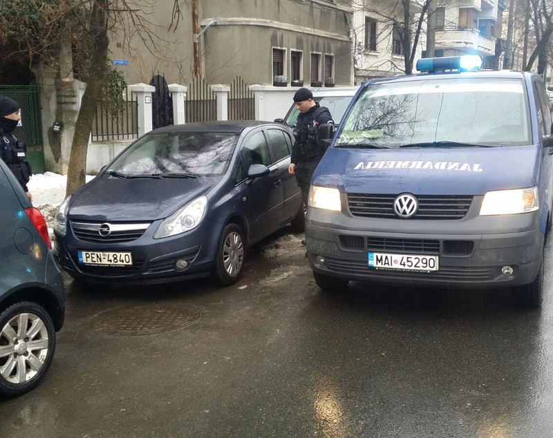 UPDATE: Grecul care și-a răpit copiii din Prahova a avut un complice. Cei doi bărbați, audiați la Parchetul General / FOTO&VIDEO
