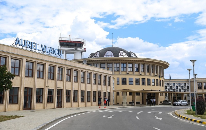 Incident pe Aeroportul Băneasa: o aeronavă a Școlii de Aviație Civilă a ieșit de pe pistă. O cursă a fost redirecționată spre Otopeni