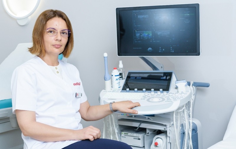 Sănătatea sânilor începe cu tine. Dr. Silvia Bărbulescu îți prezintă autoexaminarea sânilor în 2 pași