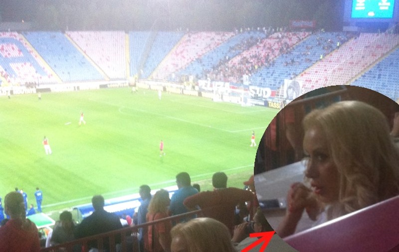 Simona Trașcă e FAN ÎNFOCAT al Stelei ! Uite ce a făcut pe stadion | FOTO