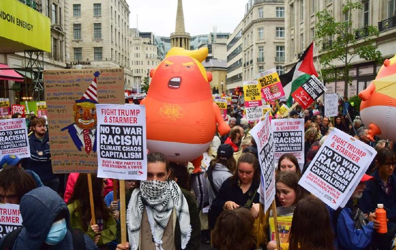 Protestatarii inundă străzile Londrei, după ce Trump a fost primit cu mare fast la Castelul Windsor