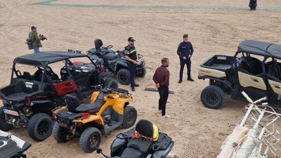 Bucăți metalice care par a proveni de la un obiect aerian neidentificat, găsite pe plajă în Eforie Nord. Garda de Coastă a asigurat perimetrul