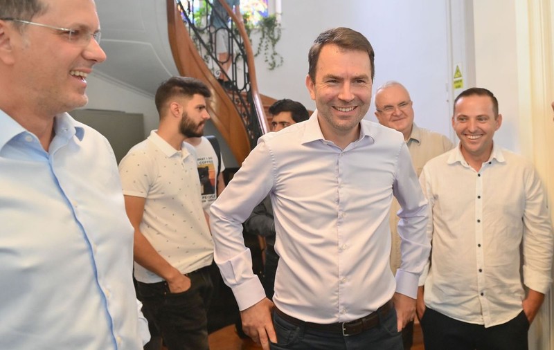 USR a pierdut 100 de membri dintr-un foc. Ce i se reproșează echipei conduse de Cătălin Drulă