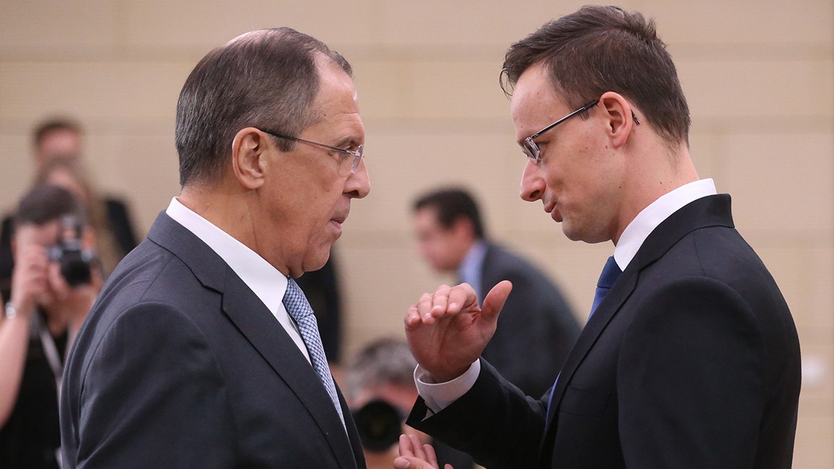 Péter Szijjártó într-o discuție cu Serghei Lavrov. Foto: Gettyimages