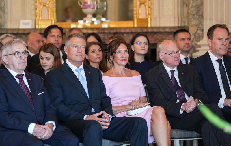 Administraţia Prezidențială, după ce Carmen Iohannis a promovat un magazin de bijuterii: „Bijuteriile au fost returnate”