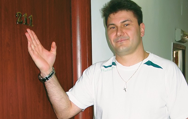 Nicu Pascu n-are bani de casă!