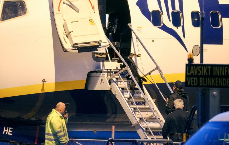 Un avion care urma să decoleze din Oslo a fost evacuat în urma unei alerte cu bombă