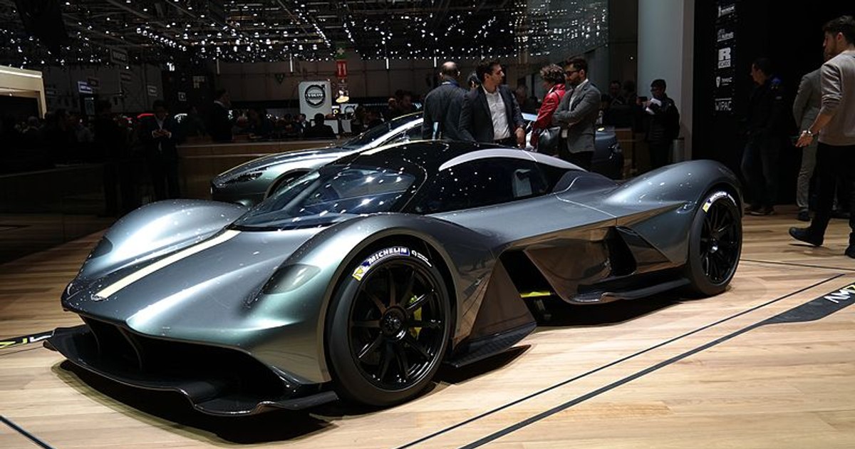 Un român a cumpărat noul model Aston Martin Valkyrie