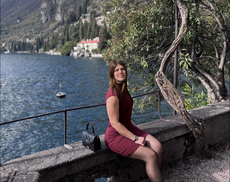 Cine este Corina Buzățoiu, sportiva care a izbucnit în lacrimi după ce era să se răstoarne cu sania, la Jocurile Olimpice de iarnă 2026