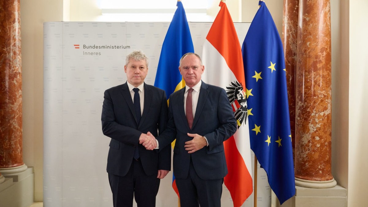 Ministrul de Interne, Cătălin Predoiu, a avut o nouă rundă de discuții la Viena cu omologul austriac Gerhard Karner pe tema intrării complete a României în Schengen