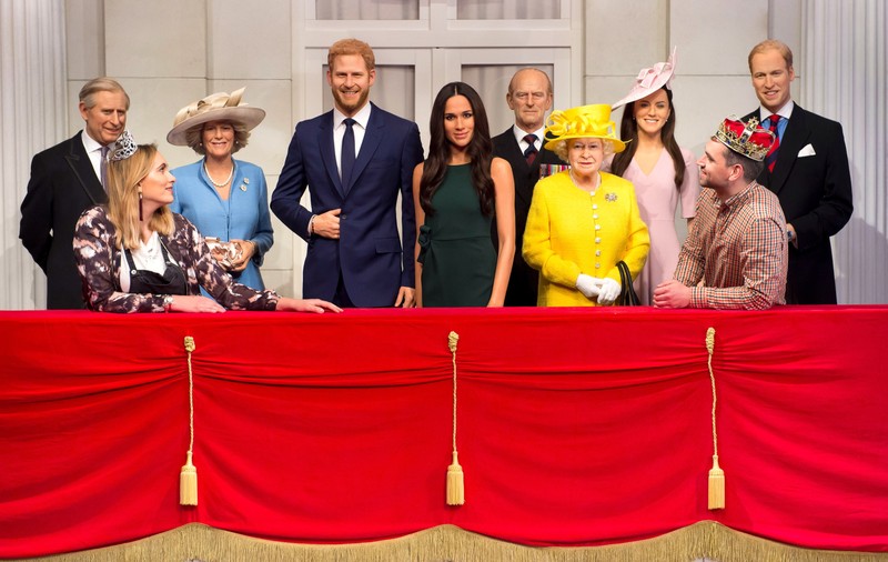 Harry și Meghan, separați de familia regală și la muzeul figurilor de ceară. Unde au ajuns statuetele celor doi