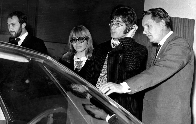 Prima maşină a lui John Lennon, un Ferrari 330 GT, scoasă la vânzare