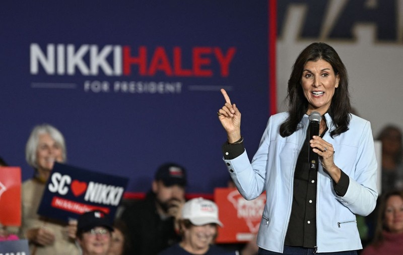 Republicana Nikki Haley crește în sondaje și devine ținta atacurilor lui Trump, înainte de startul alegerilor primare