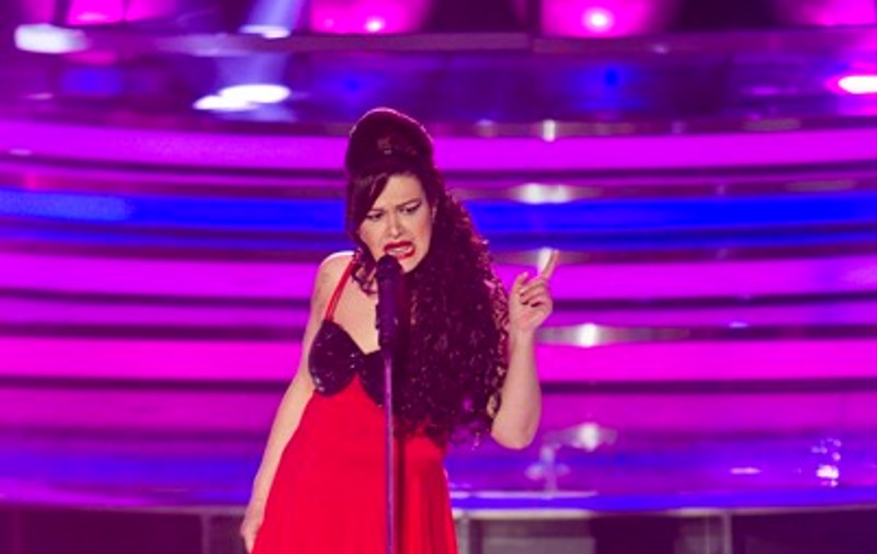 Maria Buză a făcut show la "Te cunosc de undeva!" în rolul lui Amy Winehouse! 