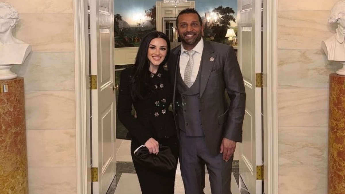 Alexis Wilkins, cântăreață de muzică country, împreună cu iubitul său, Kash Patel - directorul FBI