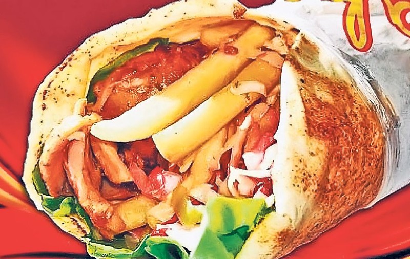 Ce ne mai place shaorma! Căldura nu scade pofta de fast-food