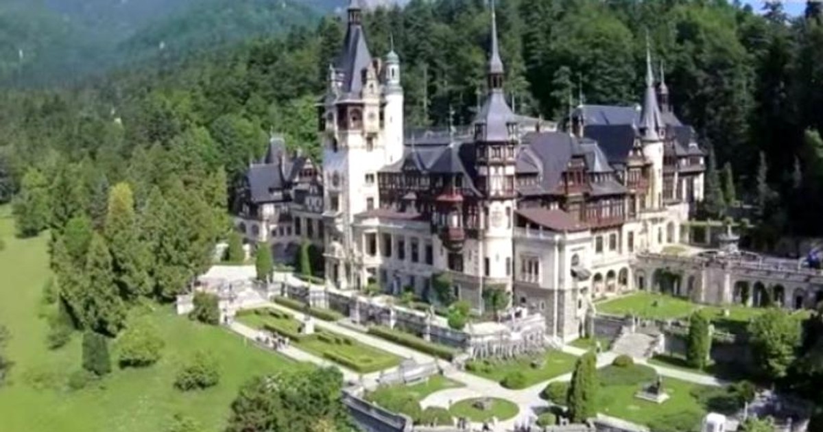 Castelul Peleș a fost restaurat cu tul pentru sutiene