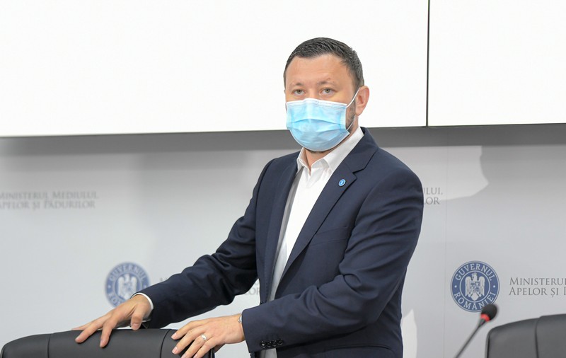 Ministrul mediului: „O să folosim sateliţi civili ca să scanăm întreg fondul forestier”