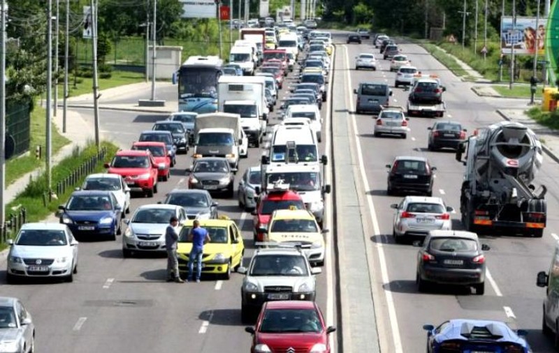 Trafic aglomerat pe DN1, în zonele Comarnic şi Buşteni